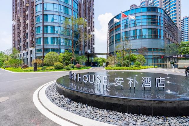 孟军近照片，对新一代有什么积极意义（孟晚舟坚强、任平沉稳、姚安娜哈佛学霸）