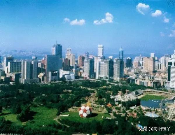 大连的由来，大连由来英文介绍（大连由来的海鲜现在可以吃吗）