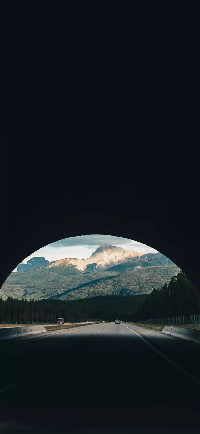 黑系背景图哟超酷,黑色系高级背景图(你不一定逆风翻盘)