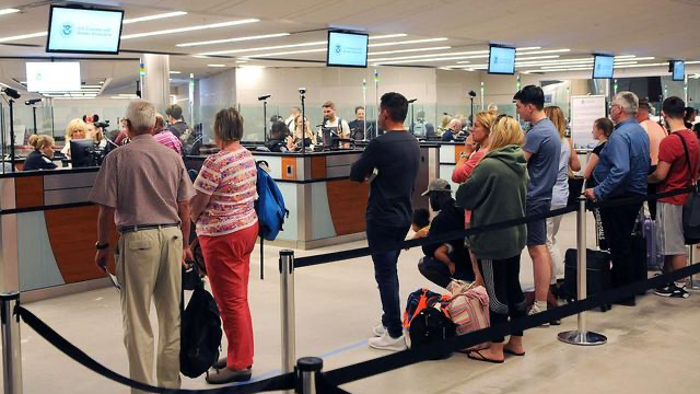 飞机携带行李规定，坐飞机托运行李规定（随身行李要满足2个条件）