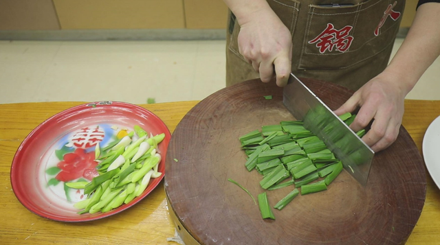 今天是接财神的日子吗，初六送穷鬼“接财送穷吃3样