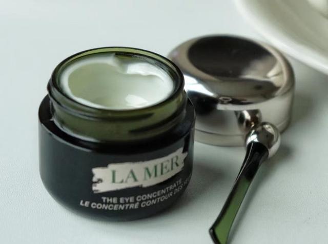 兰蔻双层眼霜价格，兰蔻菁纯眼霜适合什么年龄（4款千元“贵妇眼霜”盘点）