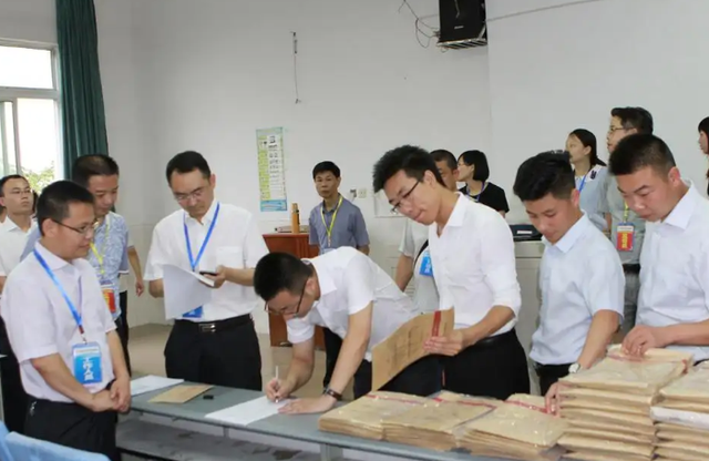 大学生村官是什么编制，大学生村官是事业编制吗（实际只是临时工的3个岗位）