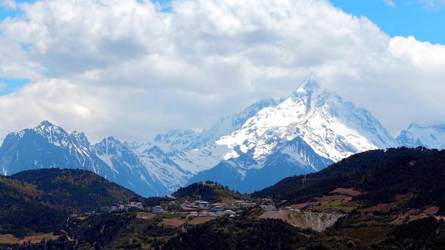 世界上最长的山脉是什么，世界最长的山脉（祖国大好河山欣赏之卡瓦格博峰）