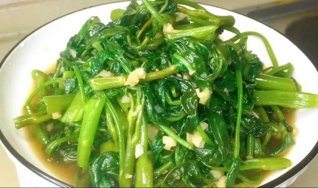 蒜泥空心菜，蒜泥空心菜的做法（蒜泥空心菜图片）