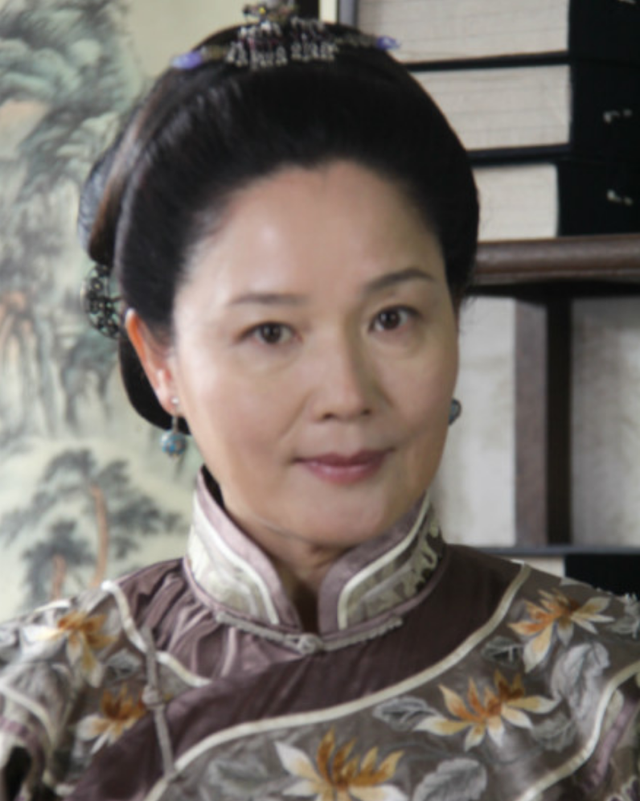 杨青年轻时有多美，90年代走红的杨青