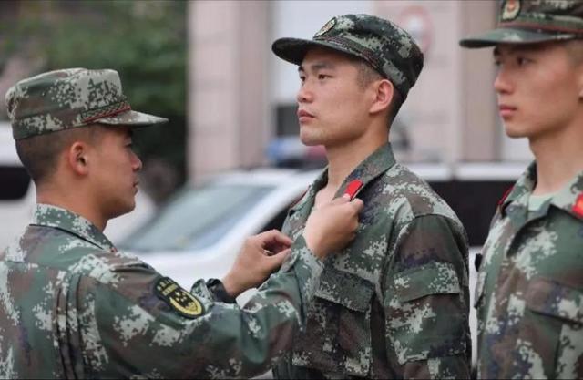 士官长是什么军衔，士官长是什么级别（三级军士长是一个什么级别的待遇）