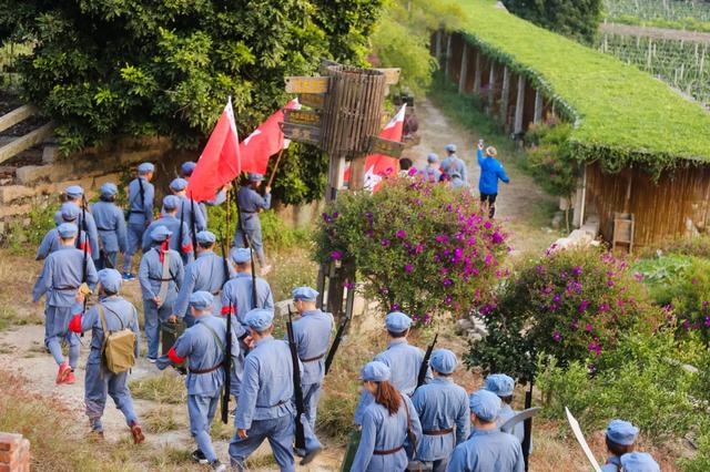 团队有气势的宣誓词，团队有气势的宣誓词大学（泉州红七月党建团建年年有）