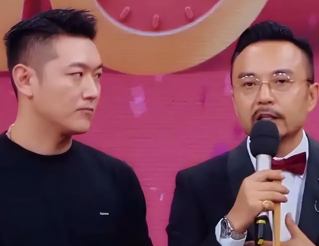 田源出了什么事，田源自曝下跪是什么节目（田源直播唱歌被批虚伪）