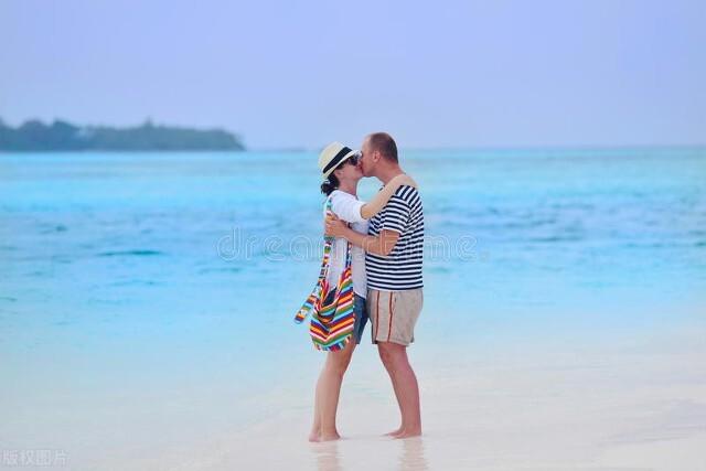 马尔代夫玩一周多少钱，马尔代夫和三亚哪个好玩（带你看看真实的“马尔代夫”）