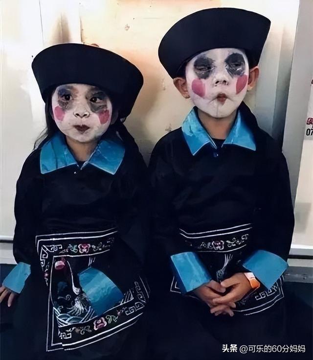 幼儿园小朋友妆容图片，宝宝元旦妆容（幼儿园万圣节妆容，家长有多拼）