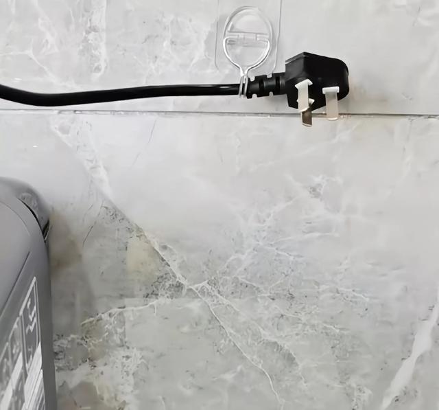 如何熨烫衣服，烫衣服的技巧（分享20个生活小妙招）