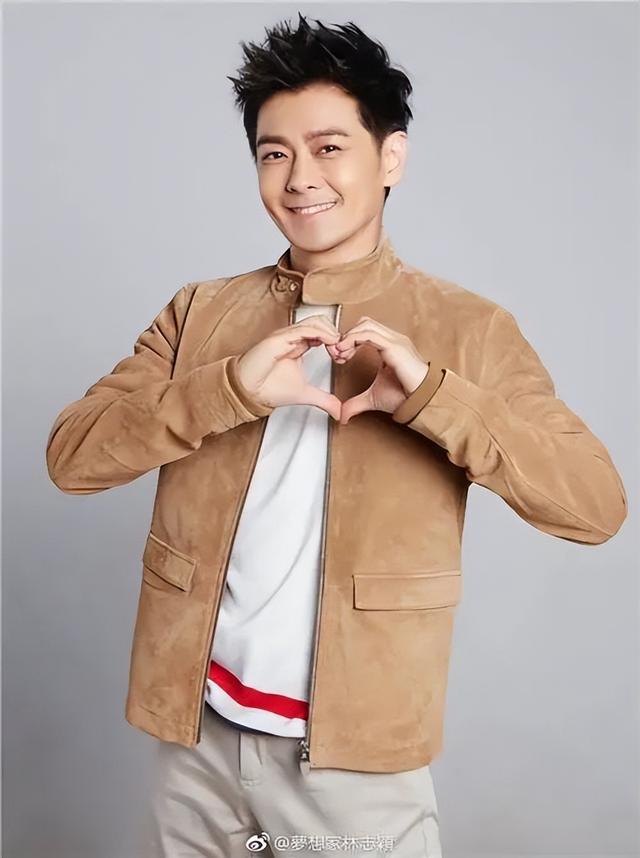 中国赛车手一个月工资多少，中汽联赛车驾照报名（娱乐圈五位赛车手）