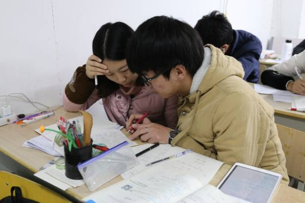 未来10年最适合男孩的专业，未来10年最适合男孩的专业有哪些（未来10年男生吃香的专业）