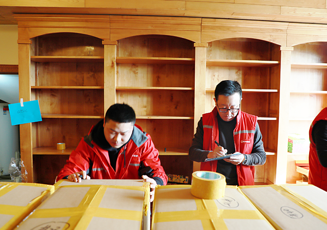 搬家怎么打包收拾，搬家怎么打包收拾行李（搬家公司打包收费吗）