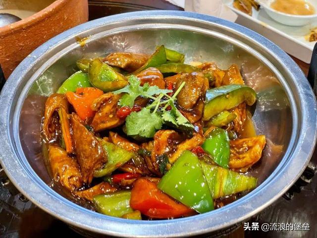 东北菜40经典菜，特色东北菜（东北人稀罕的10道“硬菜”）