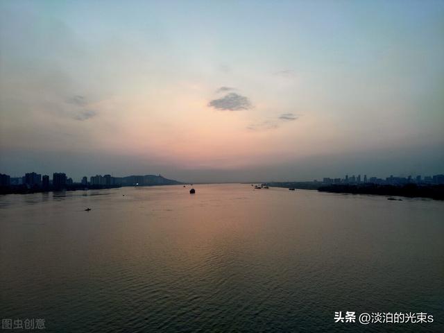 关于时间流逝的句子，关于时间流逝的句子唯美短句（关于感怀岁月的句子）