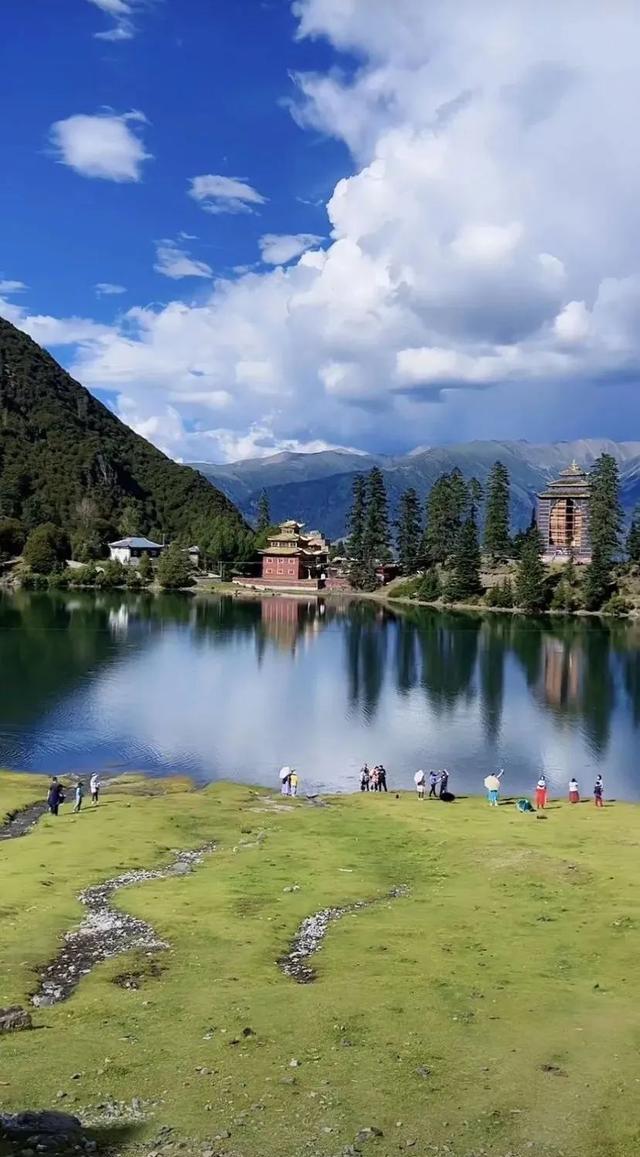 摩羯和水瓶座配吗，摩羯座与水瓶座相配吗（当水瓶座遇上摩羯座）