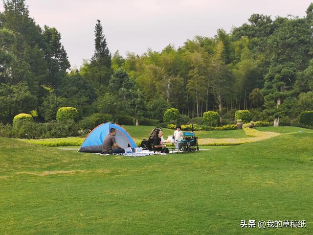 十一假期出游可畅玩银杏湖乐园，湖光山色风景迷人