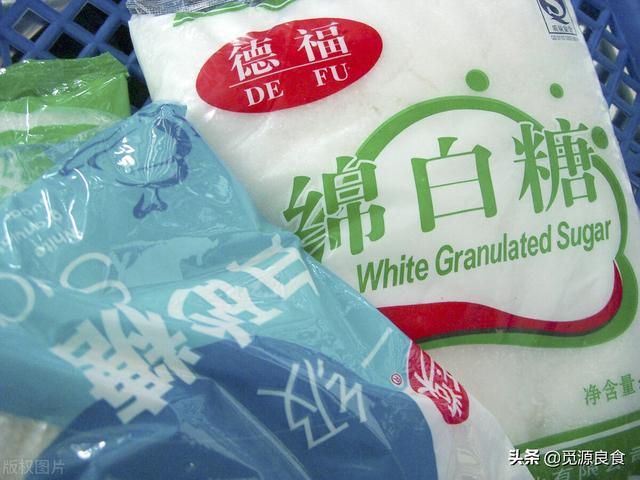 碳化糖和白砂糖有什么区别，碳化糖和普通糖的区别（轻松分辨真假白糖）