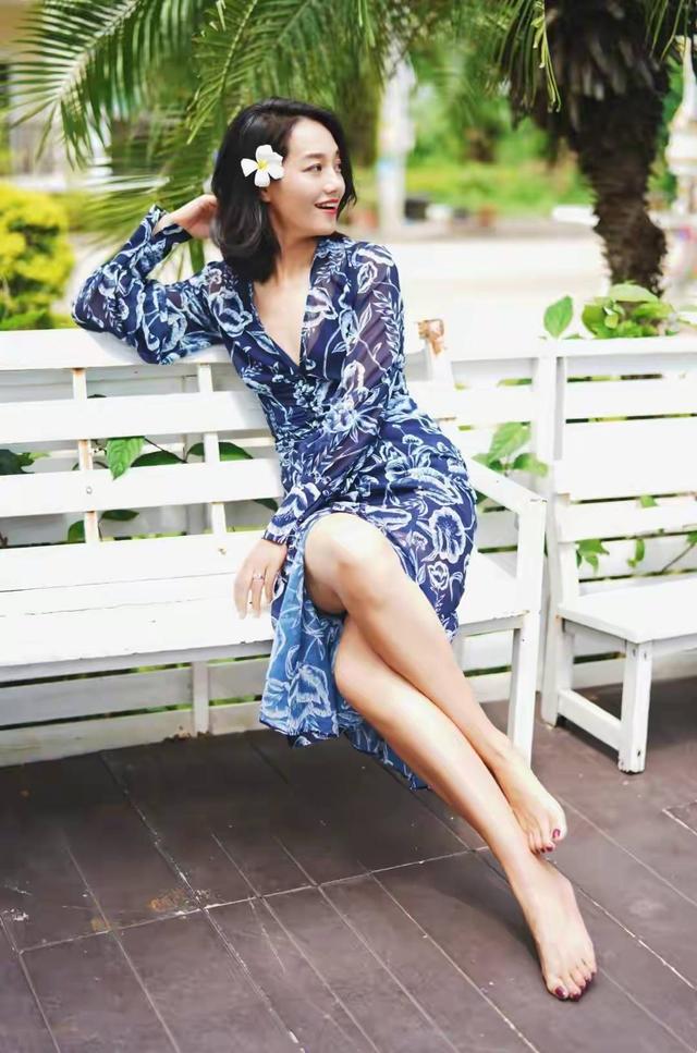 朱丹身材变化，原来女人的美跟肤色完全没关系