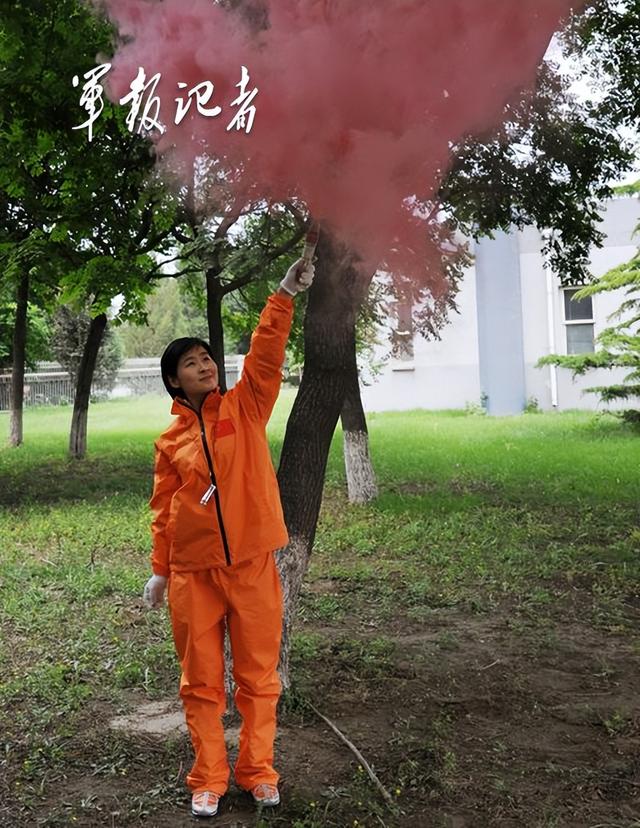 航天员刘洋有几个小孩，刘洋女航天员生了男孩还是女（航天员刘洋一家四口同框）