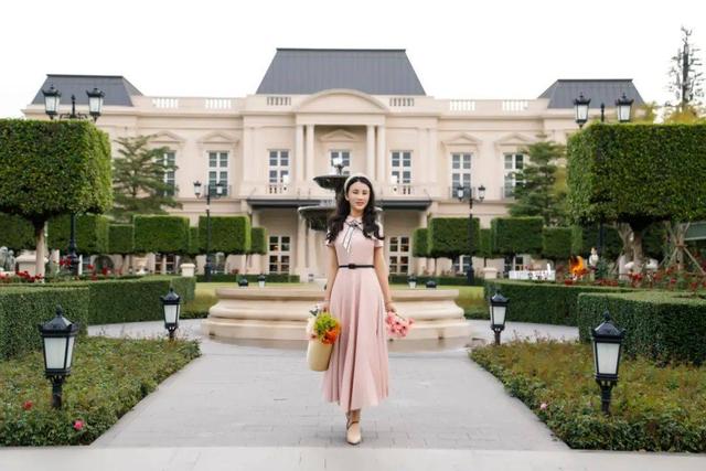 赞美女人有才华有气质的句子，夸一个女人有才华有涵养的句子（优雅与魅力 ， 女人永恒的美）