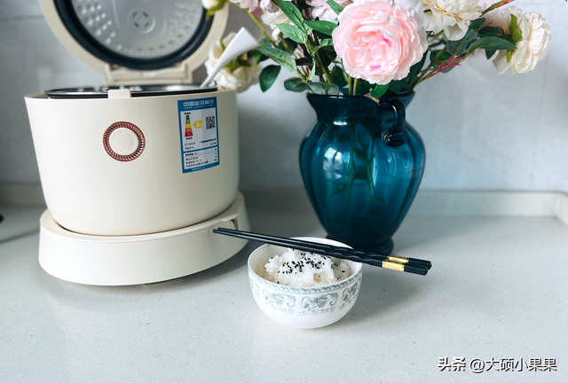 沥米饭煮多久沥起来，沥米饭怎么煮好吃（仿佛一下子回到了当初那个炊烟袅袅的乡村）