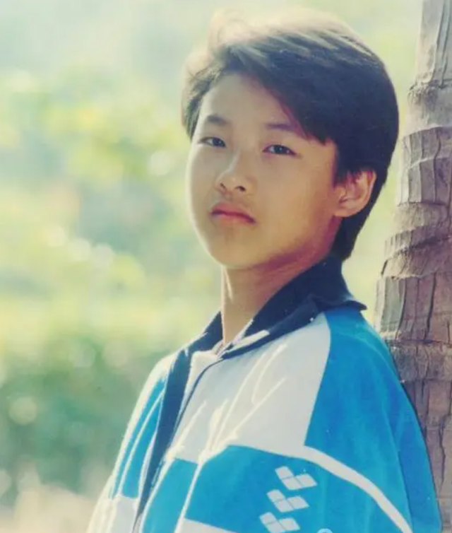 伏明霞的无性婚姻，伏明霞什么时候离的婚（伏明霞24岁嫁50岁富商）