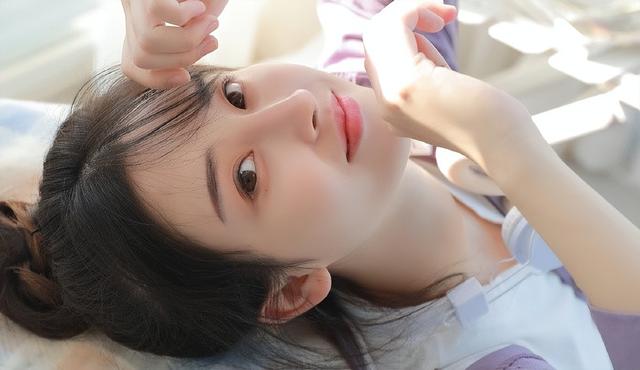 如何跟女生表白，怎样跟喜欢的女孩表白（怎么向一个女孩表白）