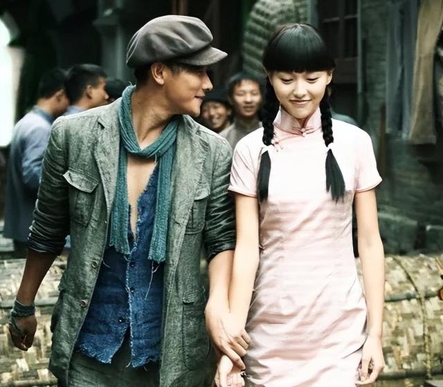 演员罗晋：和妻子在拍戏中相遇，39岁才当爸爸，结婚四年宠妻如宝