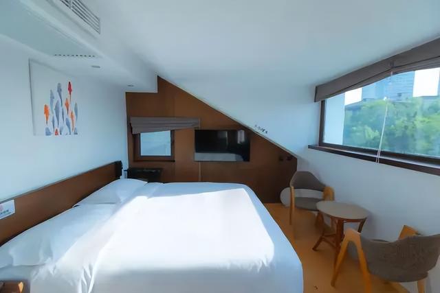 张震岳的《玩乐令》 歌词，张震岳的《玩乐令》（阿那亚，怎么住）