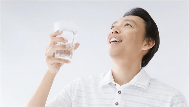 老人洗澡要注意什么，老年人洗澡注意什么（老年人洗澡还要做好这几点）