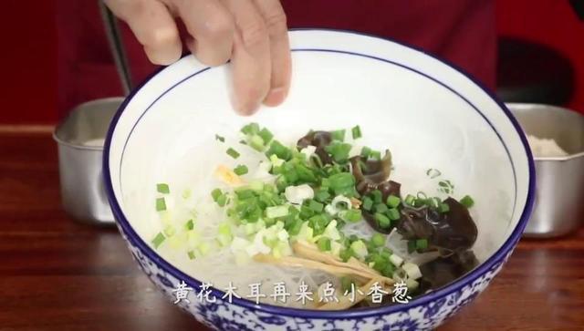生的汆肉怎样做，生汆丸子的做法关键是调味