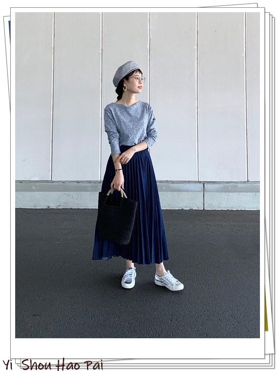 牛仔半身裙搭配什么上衣好看，牛仔半身裙搭配什么上衣好看春季（牛仔半身裙的春季搭配28例）