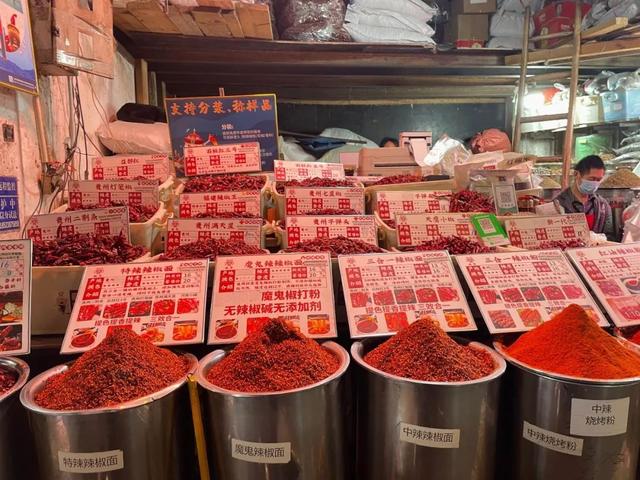 银耳多少钱一斤，黄金银耳的种植前景（盘溪批发市场给的）