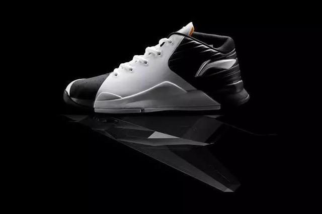 李宁篮球鞋怎么样，李宁和安踏哪个好（李宁做了一双更强的“超轻”篮球鞋）