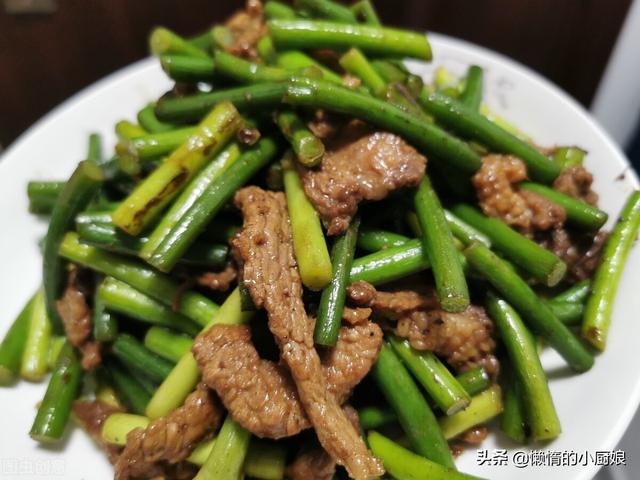 蒜苗炒肉的简单做法，蒜苗炒肉最简单的做法（只需要十分钟就能搞定）