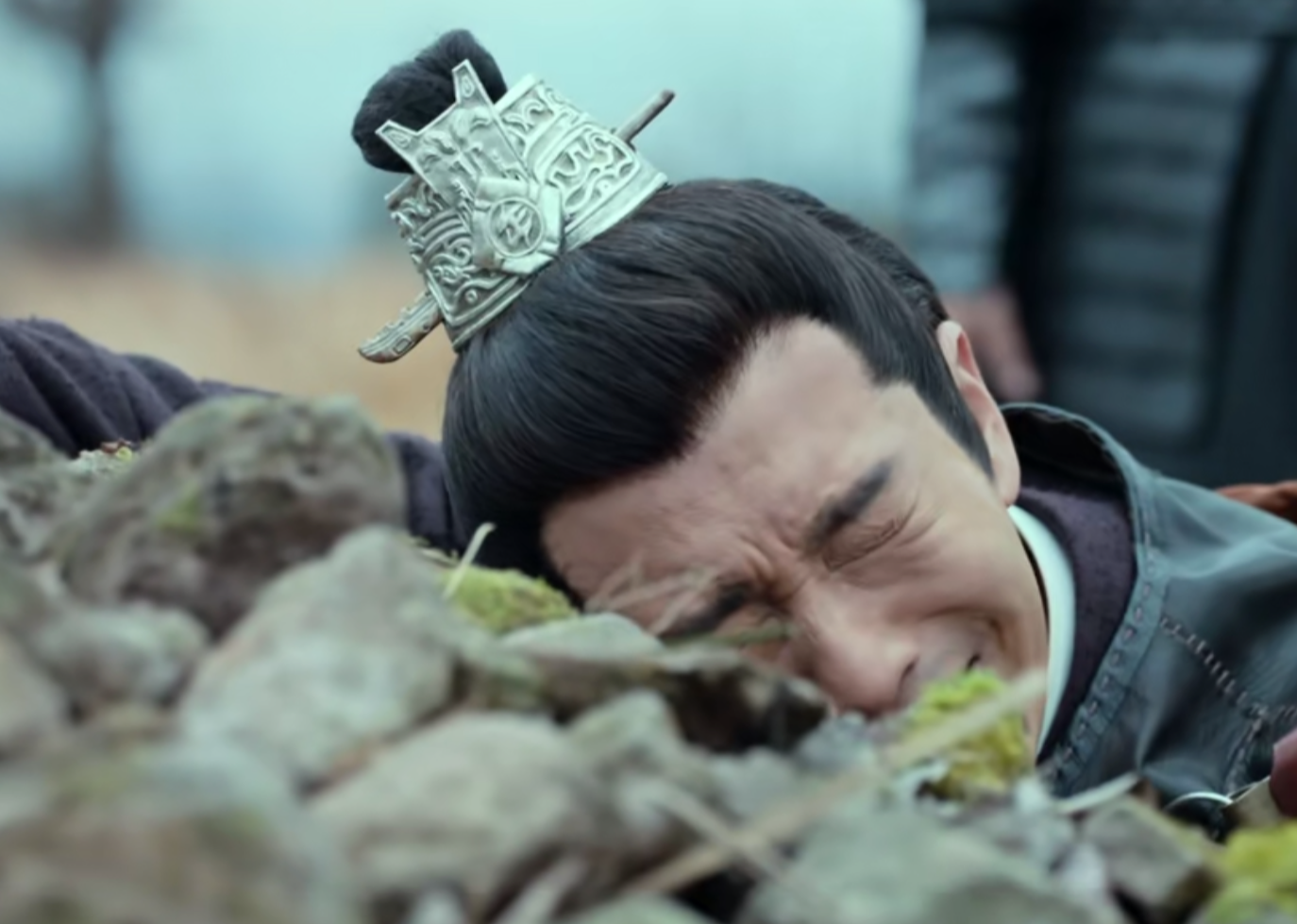 一个是焰军少帅林殊,林月瑶亲侄,当时的麒麟才子梅长苏.