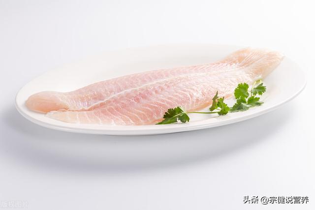 炸鱼块怎么做酥脆好吃，炸鱼块怎么做酥脆好吃不回软（春节在家教你炸鱼、炸蘑菇）