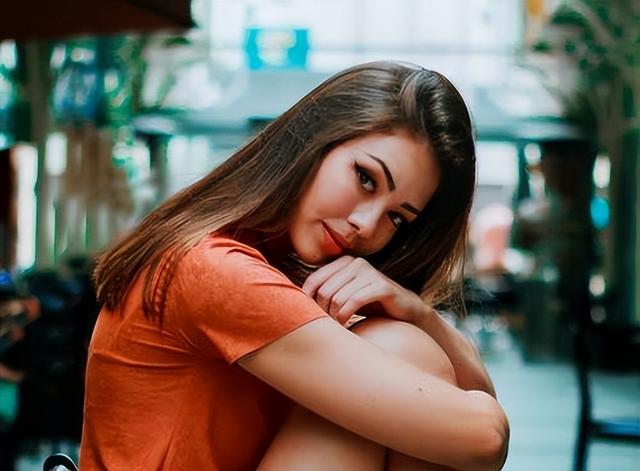 异性很暧昧的表现有哪些，异性之间暧昧的表现（男女间“暧昧”了）