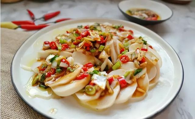 杏鲍菇要煮多久，捞在冷水中“备用”（杏鲍菇怎么做最好吃又简单 视频）