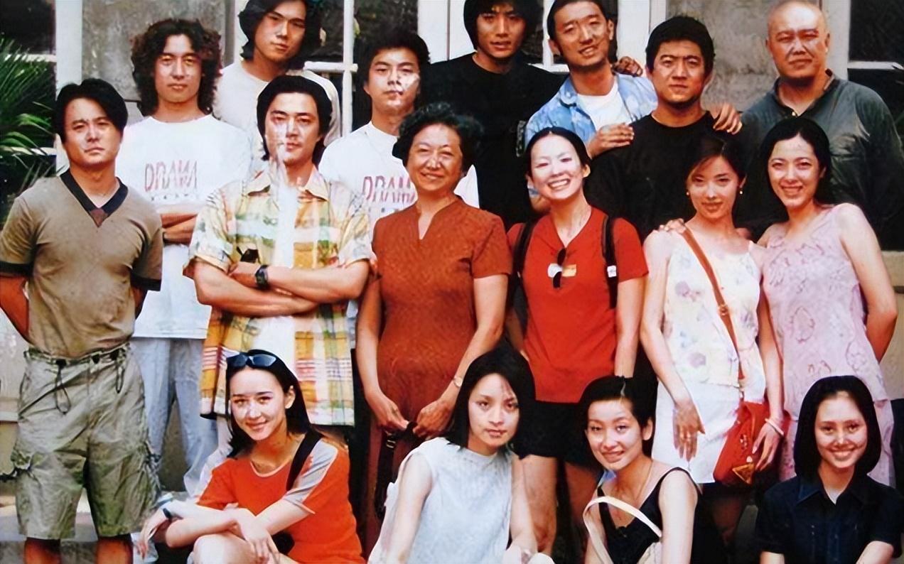 章子怡身价多少亿，章子怡身价有多厚（偏偏嫁给三婚的汪峰）