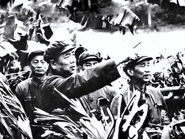 中国最年轻的少将，开国十大少将有哪些（79年指挥200辆坦克欲横扫越南）