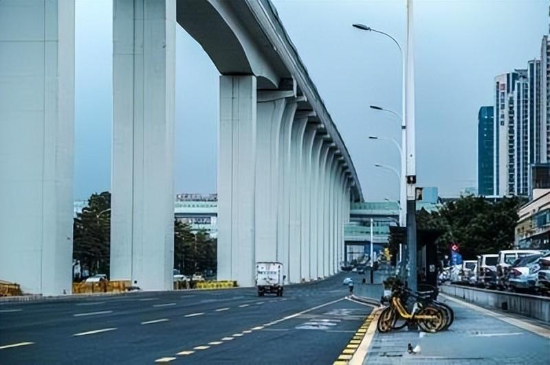 雅高达（中国基建征服印尼）