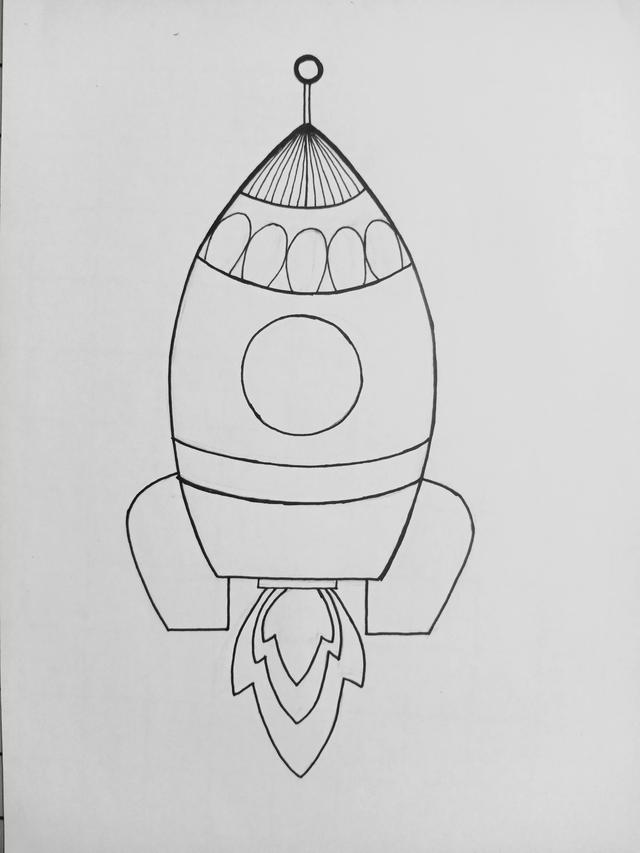 火箭画（火箭画法），科技火箭画创意简介50字（《小火箭》线描画绘画过程）