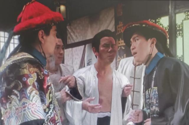 陈凯师到底长得什么样，陈凯师本人照近照（却偏要靠“丑角”）