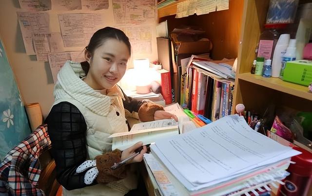 学霸暗恋一个人的8种表现，暗恋一个人的8种表现（家长这样培养就对了）