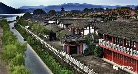 阆中古城门票多少钱，阆中古城通票可以游览的地方（阆中古城：天人合一的风水宝地）