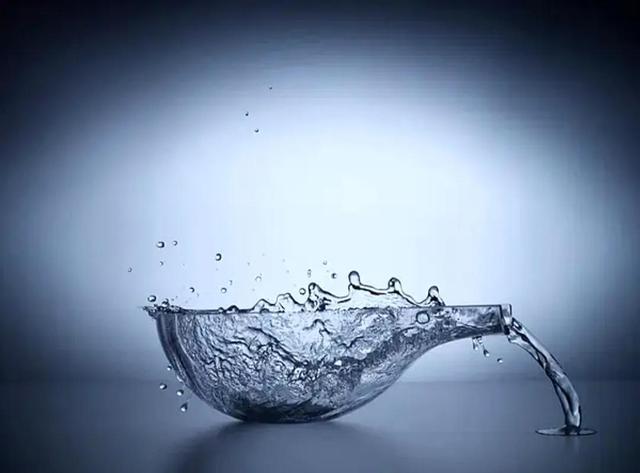 玻璃是液体吗知道的告诉下，德国液体玻璃是骗局（玻璃到底是固体还是液体呢）